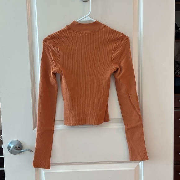 DAYDREAMER Cognac Mock Neck Thermal - Picture 6 of 13